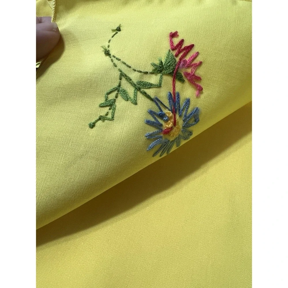 Vintage 70s MCM Yellow Embroidered Floral Cotton Placemat/Napkin Set For 4
